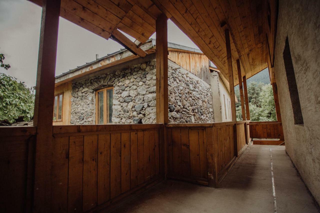Larda Hotel Mestia Exterior photo