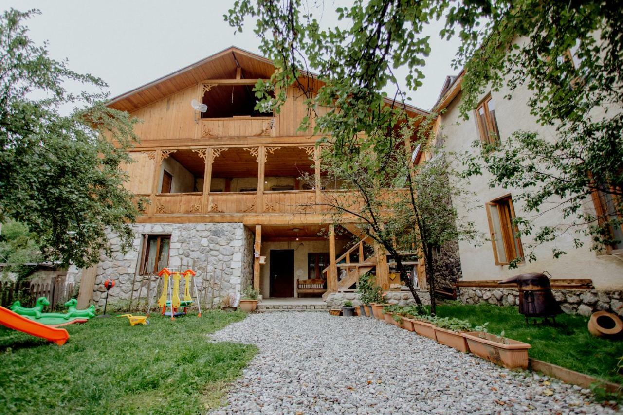 Larda Hotel Mestia Exterior photo